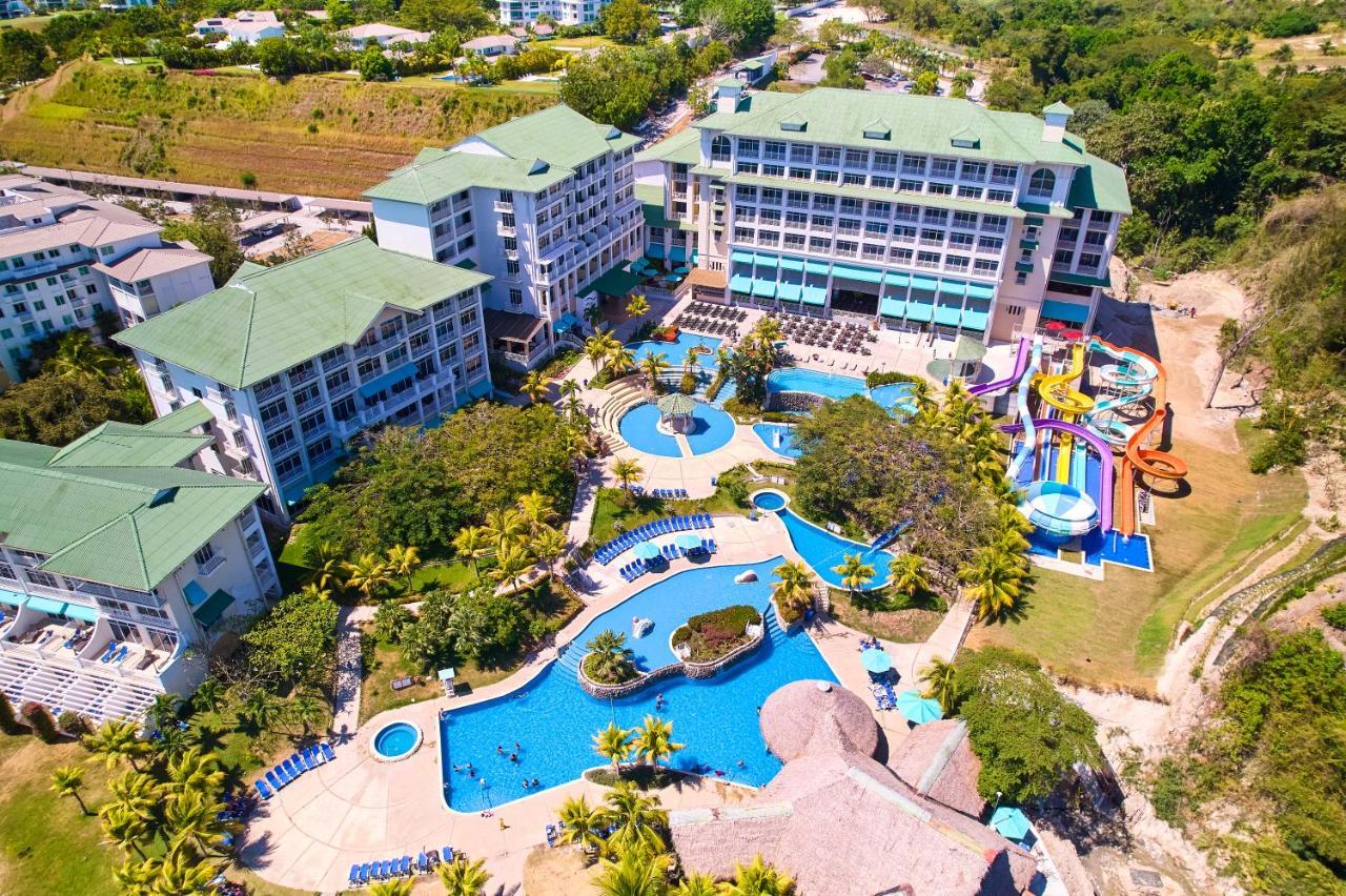 Gran Evenia Bijao Hotel Santa Clara  Bagian luar foto Aerial view of the hotel