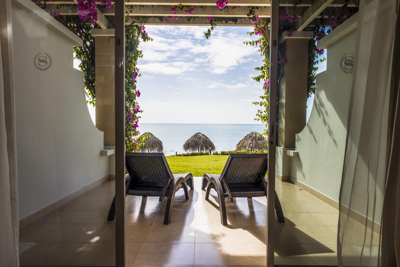Gran Evenia Bijao Hotel Santa Clara  Bagian luar foto View from a suite at the hotel