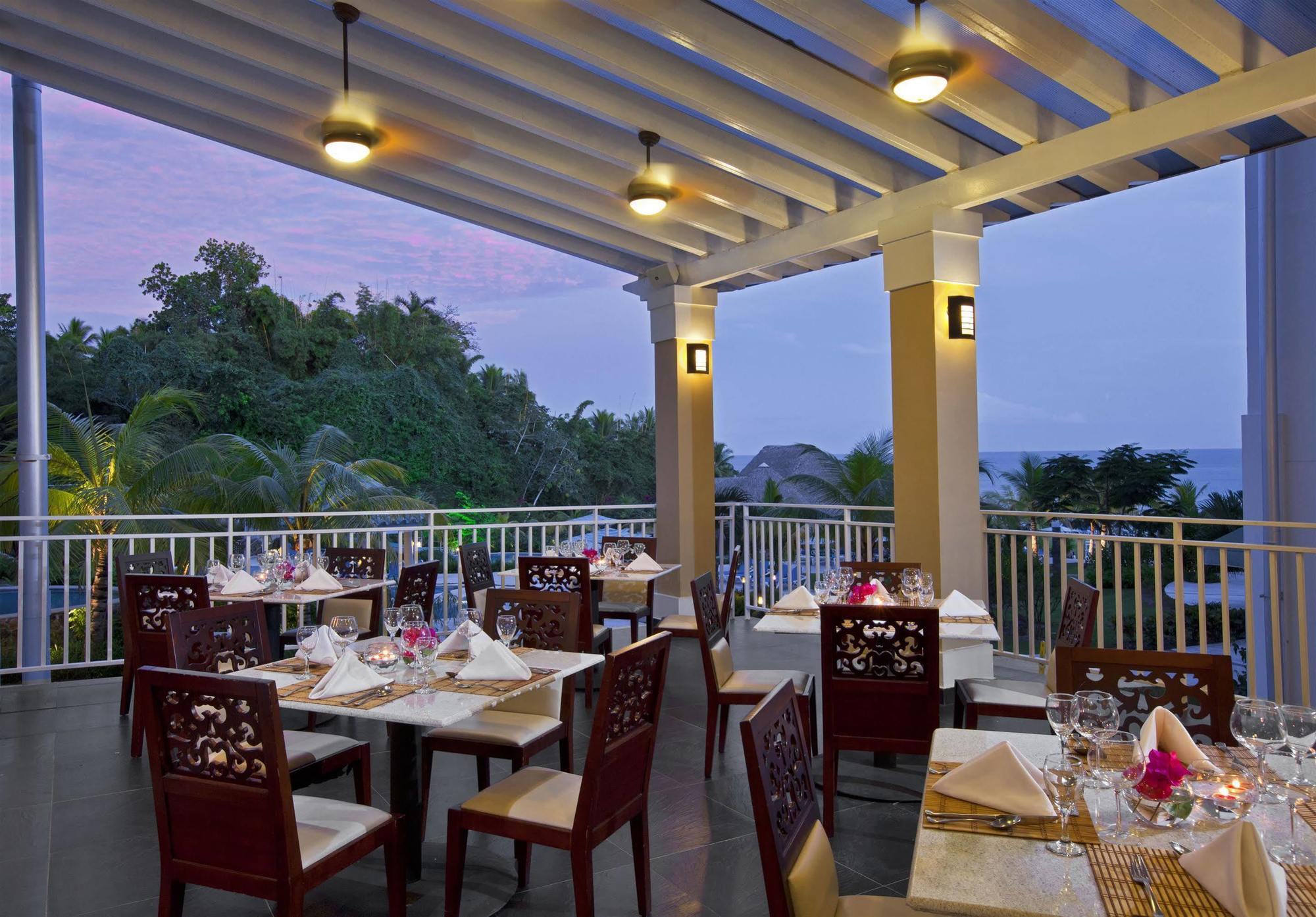 Gran Evenia Bijao Hotel Santa Clara  Restoran foto The restaurant at the hotel