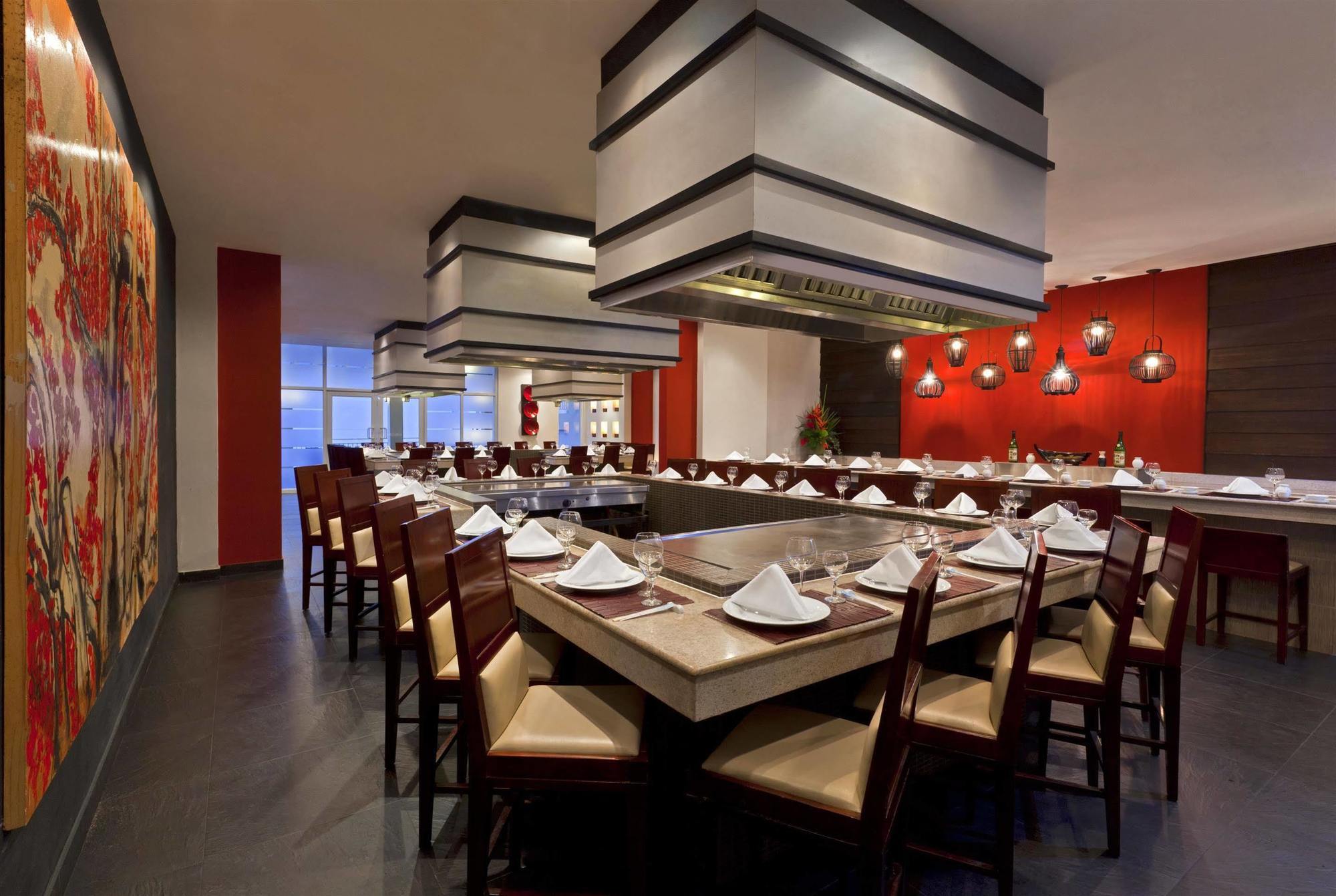 Gran Evenia Bijao Hotel Santa Clara  Bagian luar foto Teppanyaki restaurant